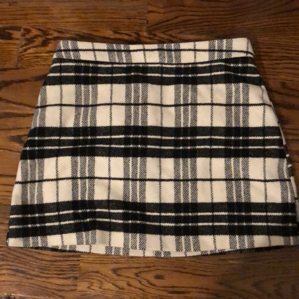 Black and white Plaid mini skirt.